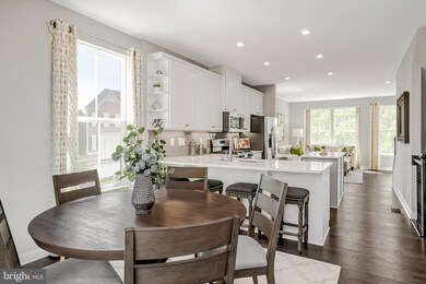 8238 Goldstone Ct unit 802 C, Hyattsville, MD 20785 - photo 6