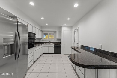 10440 W Twin Oaks Dr