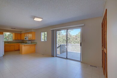 1124 NW D St, Grants Pass, OR 97526 - photo 7