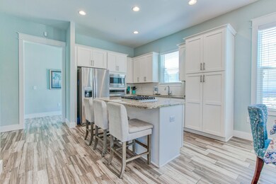 427 Dolphin Dr Santa Rosa-011-011-3249-M