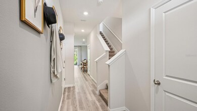 17575 Spanish Oak Loop, Land O' Lakes, FL 34638 - photo 5