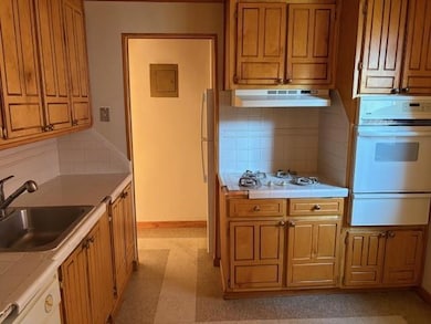 The Manchester unit 1M, Brooklyn, NY 11218 - photo 3