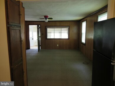 18611 Triangle St, Triangle, VA 22172 - photo 2