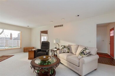 8012 Park St, Lenexa, KS 66215 - photo 4