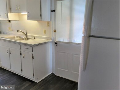 121 N Church St, Waynesboro, PA 17268 - photo 4