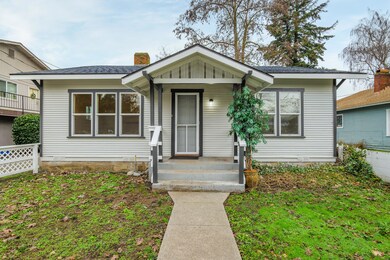 716 NE 8th St-002