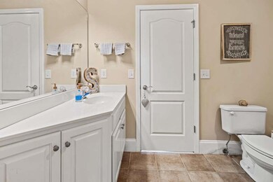 Ba on main includes shower