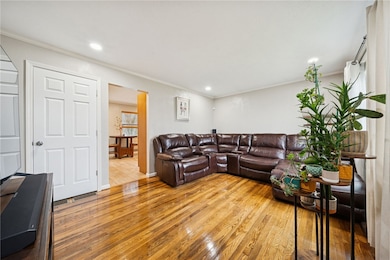 10724 Martin Dr, Irwin, PA 15642 - photo 5