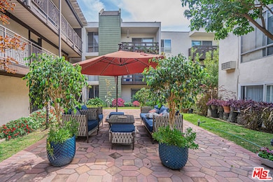 Park Villas unit 239, Los Angeles, CA 90020 - photo 3