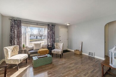 Wonderful large living!