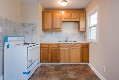 858E.13th_07