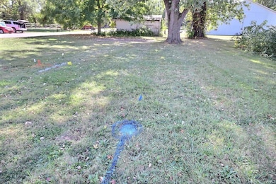1026 E 38th St, Marion, IN 46953 - photo 2