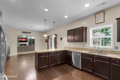 303 Calico Dr, New Bern, NC 28560 - photo 4