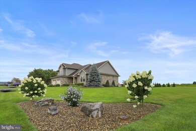 3520 Fox Hill Dr, Chambersburg, PA 17202 - photo 2