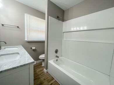 Main Level Bathroom (1)