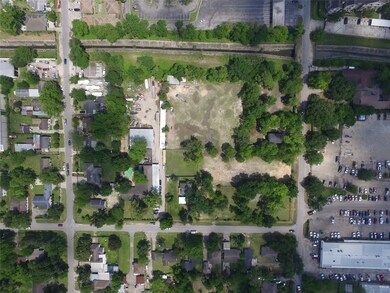 5210 Barrett St, Houston, TX 77022 - photo 2