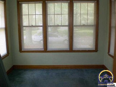 1534 SW Campbell Ave, Topeka, KS 66604 - photo 5
