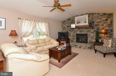 11027 Abbey Ln, Fredericksburg, VA 22407 - photo 4