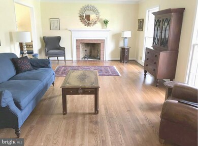 2401 Lexington Rd, Falls Church, VA 22043 - photo 3