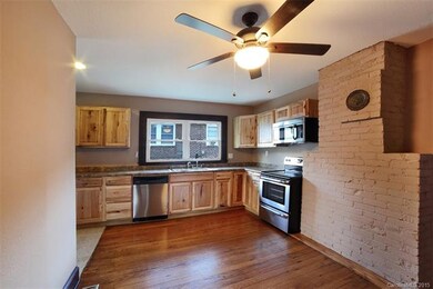Stainless appliances, new cabinets & countertops