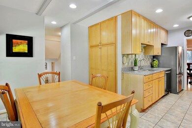 4504 Holborn Ave, Annandale, VA 22003 - photo 6