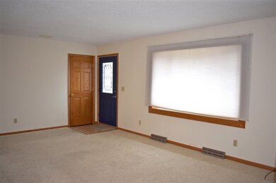 4011 Jodi Dr, Waterloo, IA 50701 - photo 4