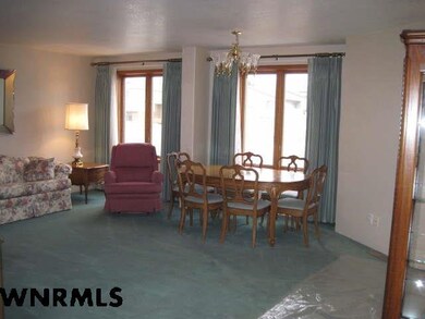 2002 E 31st St, Scottsbluff, NE 69361 - photo 2