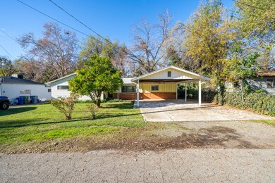 2722 Russell St-1