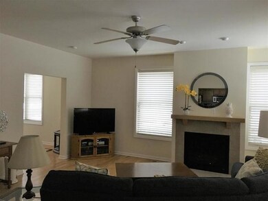 465 Mill St unit 201, Fontana, WI 53125 - photo 7