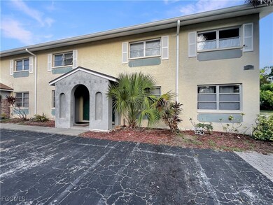 6635 Warwick Cir unit 8, Fort Myers, FL 33919 - photo 2
