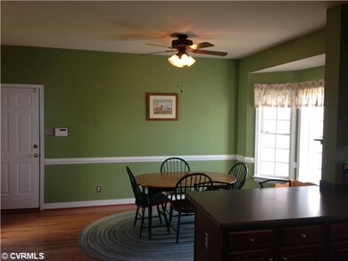 Kitchen - Eat In Area, Bay WIndow