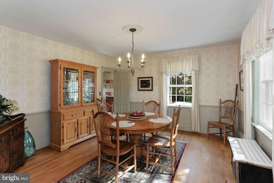 821 W Main St, Purcellville, VA 20132 - photo 7