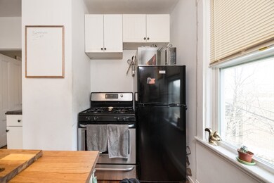 2 Hampshire Ct unit 2, Cambridge, MA 02139 - photo 2