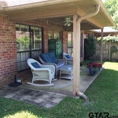 417 417 Amberwood Cir, Tyler, TX 75701 - photo 2