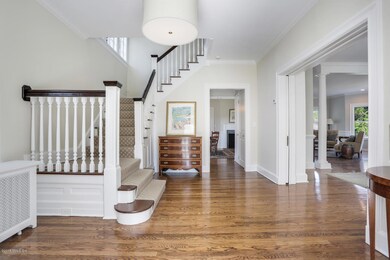 123 Maple Ave Greenwich CT-large-050-56-