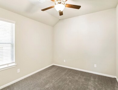 17039 Shy Leaf Ct, Conroe, TX 77385 - photo 3