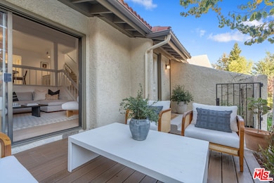 6211 Nita Ave, Woodland Hills, CA 91367 - photo 2