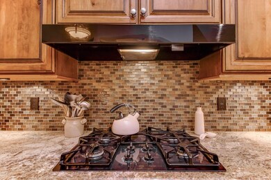 212-GasRange_Backsplash