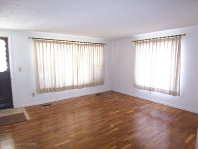 922 Ferley St, Lansing, MI 48911 - photo 3