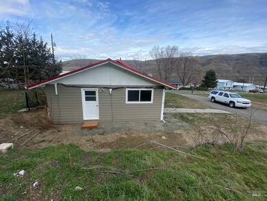 1212 4th St, Asotin, WA 99402 - photo 6