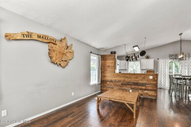 6-web-or-mls-Living-Room-3