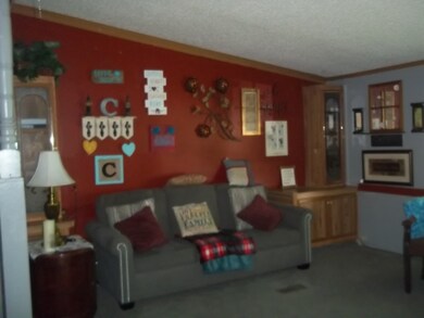 822 N Jackson St, Andrews, IN 46702 - photo 6