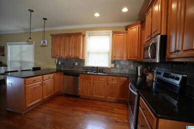 1033 Greendale Dr, Bessemer, AL 35022 - photo 3
