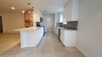 3903 Almington Ln, Houston, TX 77088 - photo 4