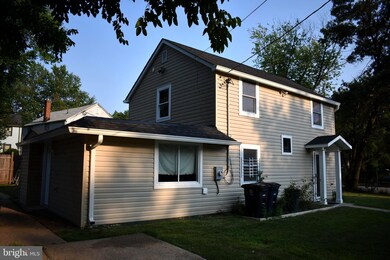 2401 Kent Village Dr, Hyattsville, MD 20785 - photo 4