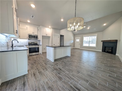 9 Langholm Cir, Bella Vista, AR 72715 - photo 2