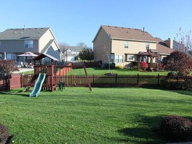 107 Pine Hill Dr, North Aurora, IL 60542 - photo 5