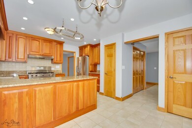 720 Citation Dr unit 1, Naperville, IL 60540 - photo 2