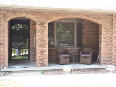 2017 S Hedgewood Dr, Bolivar, MO 65613 - photo 3