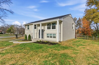 228 Lakeside Park Dr, Hendersonville, TN 37075 - photo 2